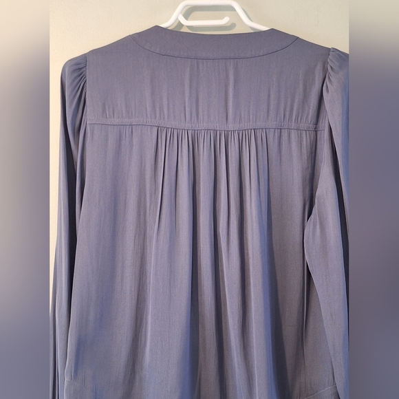 EVEREVE Mallory Gathered Satin Top  - S - Picture 7 of 13